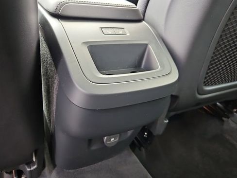 Used 2024 Volvo XC60 B5 Plus image 16