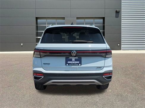 New 2025 Volkswagen Taos SEL image 4