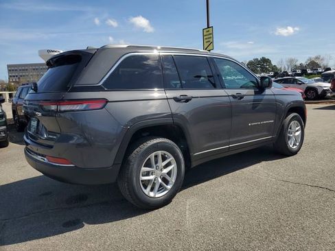 New 2026 Jeep Grand Cherokee Laredo image 6