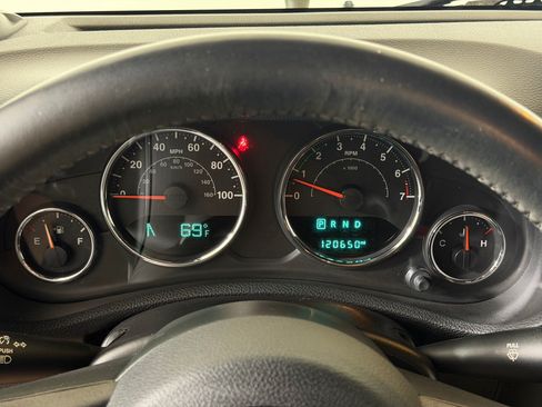 Used 2016 Jeep Wrangler Sahara w/ Connectivity Group AWD/4WD image 21