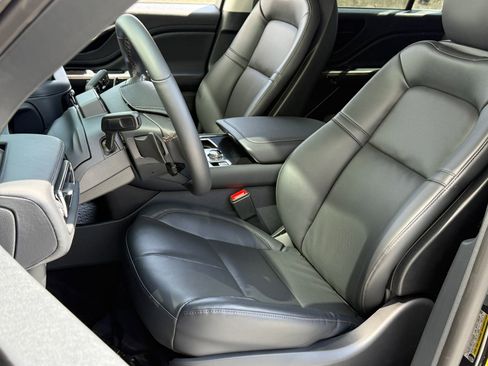 New 2026 Lincoln Aviator AWD image 27