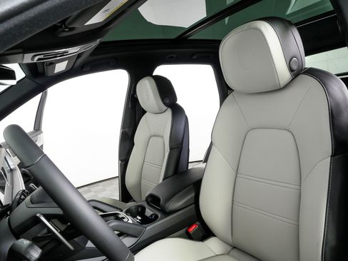 New 2026 Porsche Cayenne S AWD/4WD image 5