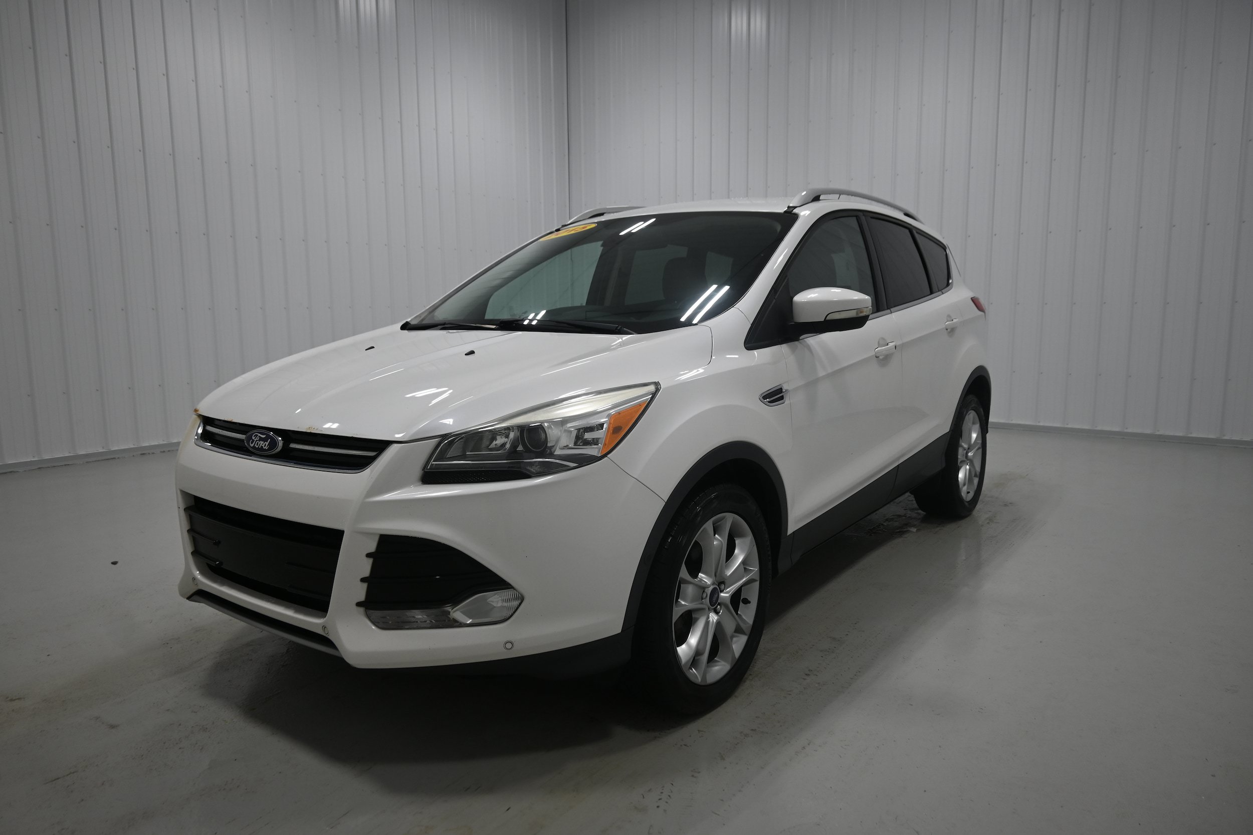 Used 2015 Ford Escape Titanium w/ Equipment Group 301A AWD/4WD image 25