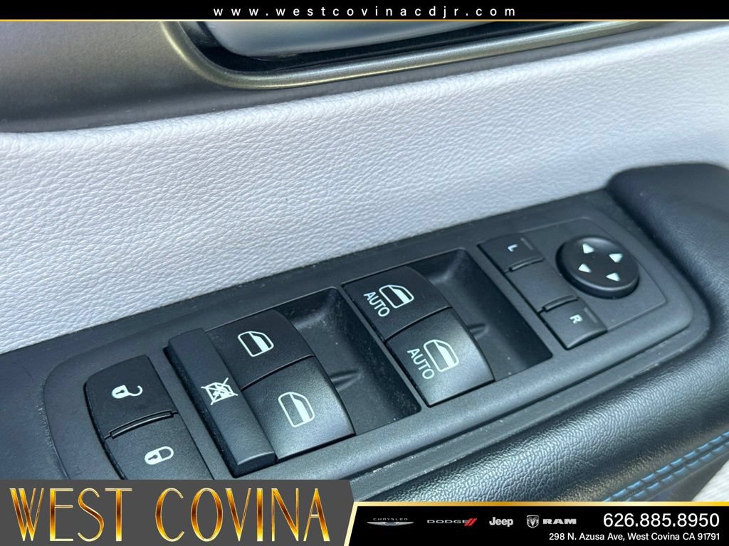 Used 2021 Chrysler Pacifica Touring-L w/ Premium & Safety Sphere Group AWD/4WD image 13