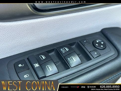 Used 2021 Chrysler Pacifica Touring-L w/ Premium & Safety Sphere Group AWD/4WD image 13