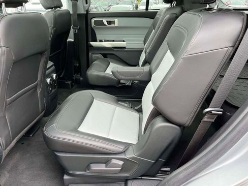 Used 2022 Ford Explorer XLT w/ Equipment Group 202A AWD/4WD image 6