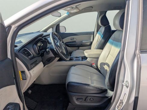Used 2021 Kia Sedona EX image 32