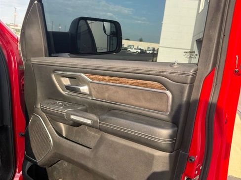 Used 2019 RAM 1500 Laramie AWD/4WD image 17