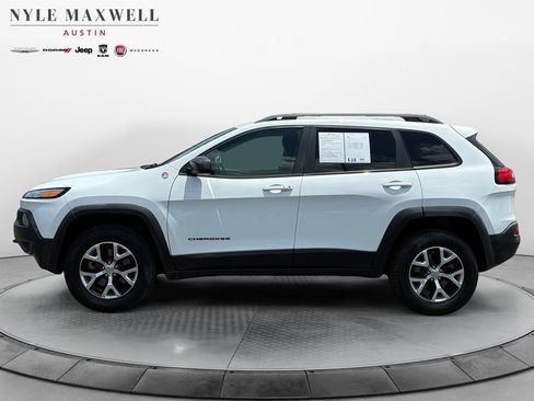 Used 2014 Jeep Cherokee Trailhawk w/ Comfort/Convenience Group AWD/4WD image 13