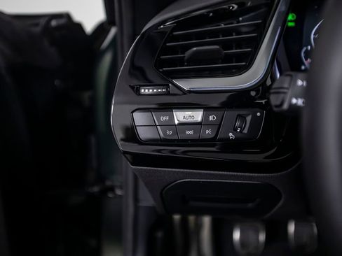 Used 2025 BMW Z4 M40i w/ Edition image 40