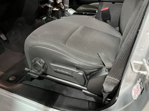 Certified 2023 Jeep Gladiator Overland image 16