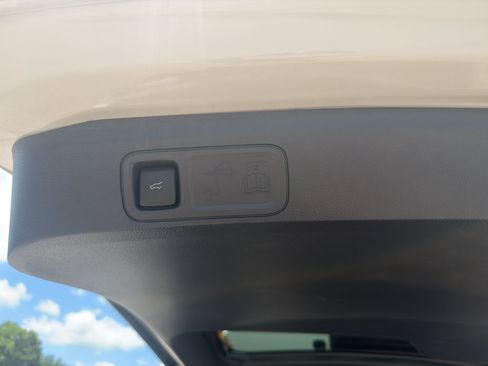 Used 2024 Ford Expedition Platinum RWD image 21