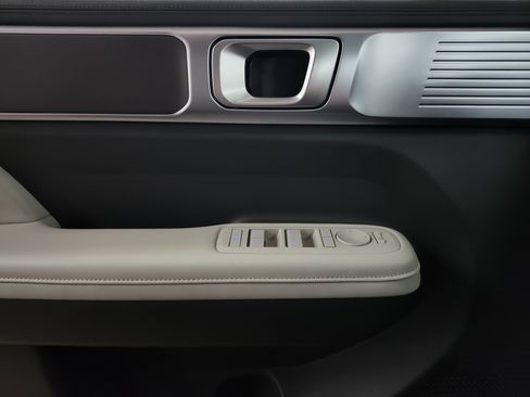 Used 2025 Hyundai Santa Fe SEL image 16