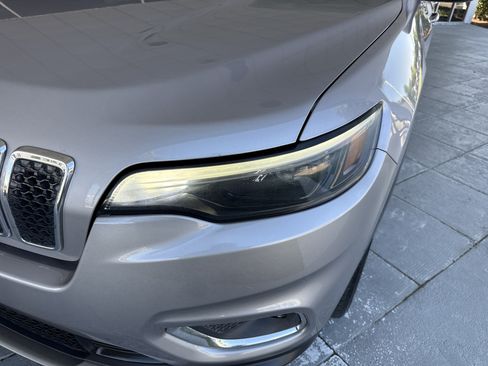 Used 2019 Jeep Cherokee Limited AWD/4WD image 5
