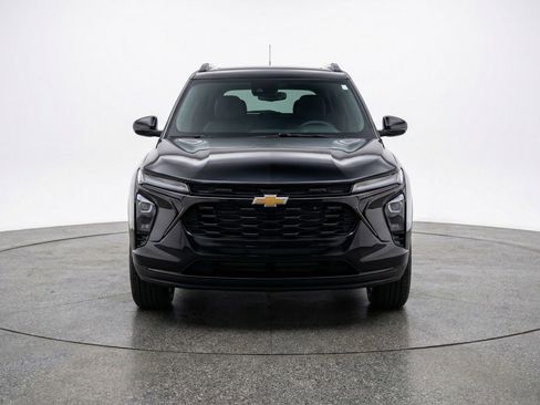 Used 2025 Chevrolet TrailBlazer LT AWD/4WD image 2