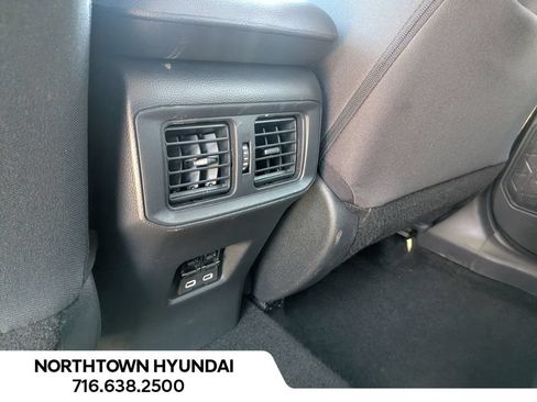 Used 2025 Toyota RAV4 XLE AWD/4WD image 31