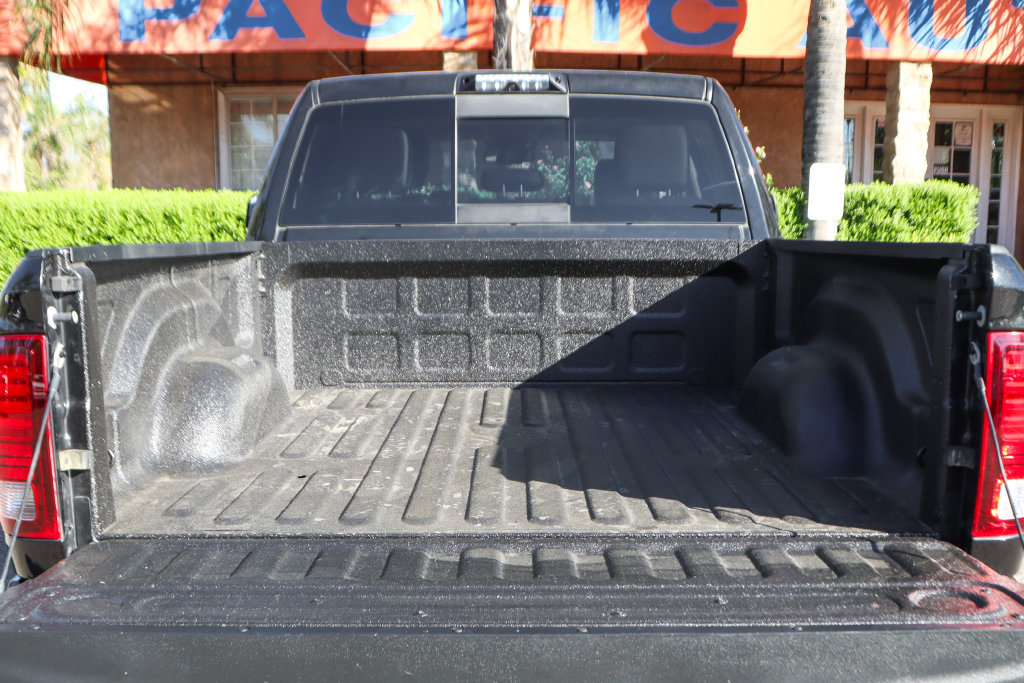 Used 2017 RAM 2500 Laramie w/ Sport Appearance Group AWD/4WD image 9