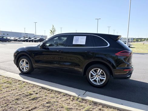 Used 2016 Porsche Cayenne AWD/4WD image 5