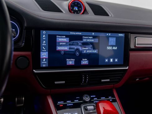 Certified 2019 Porsche Cayenne Turbo AWD/4WD image 28