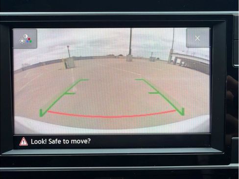 Used 2021 Volkswagen Golf 4-Door FWD image 20