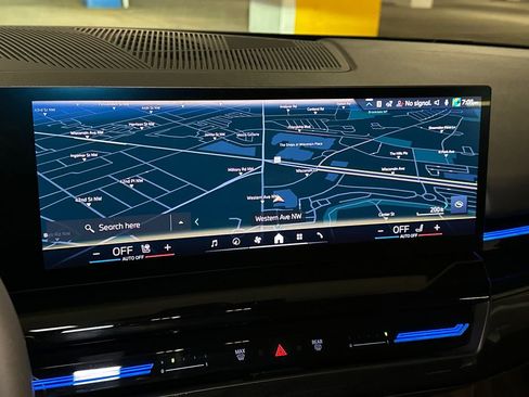 Used 2024 BMW 530i xDrive image 28