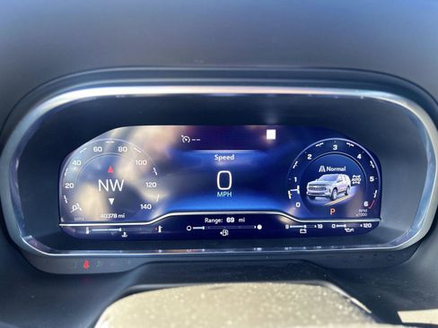 Used 2023 Chevrolet Suburban Z71 w/ Off-Road Capability Package image 12