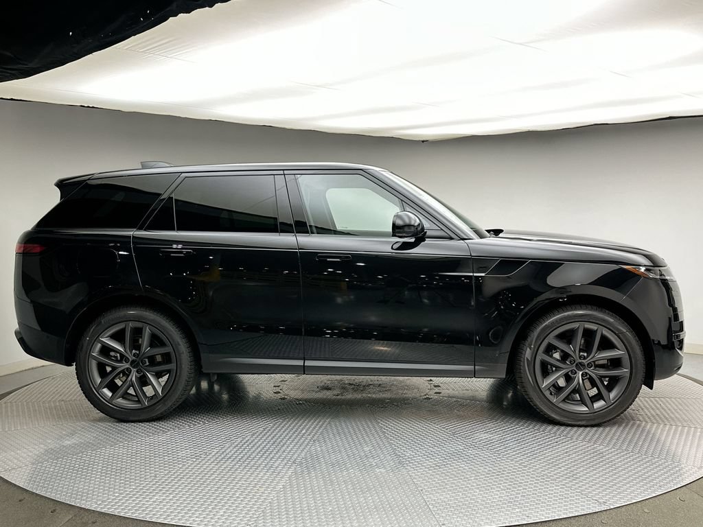 New 2027 Land Rover Range Rover Sport SE AWD/4WD image 4