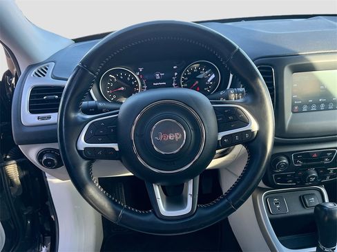 Used 2020 Jeep Compass Latitude image 11