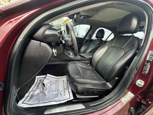 Used 2017 Alfa Romeo Giulia image 15