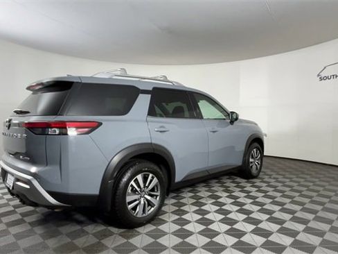 Certified 2022 Nissan Pathfinder SL image 8