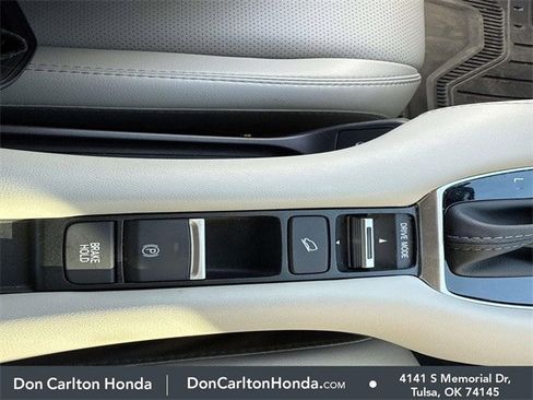 Certified 2025 Honda HR-V EX-L image 33