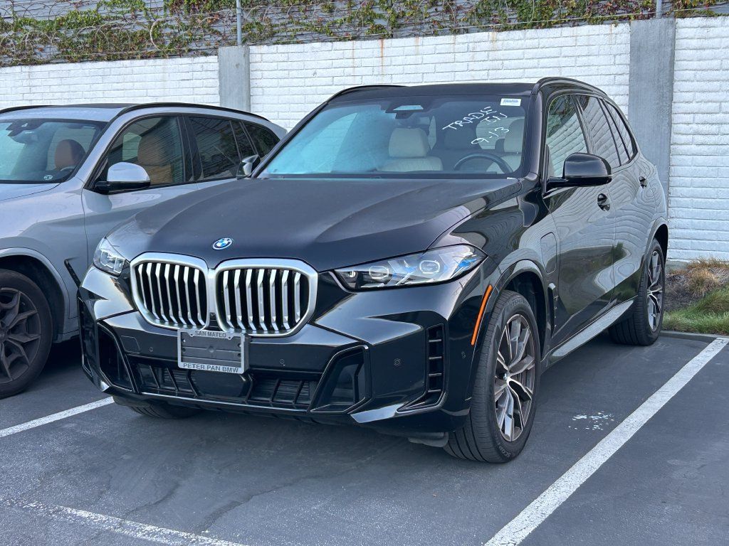 Used 2024 BMW X5 xDrive50e w/ Executive Package AWD/4WD image 2