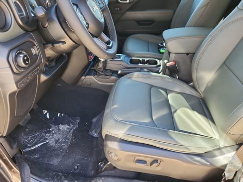 New 2026 Jeep Gladiator Mojave AWD/4WD image 7