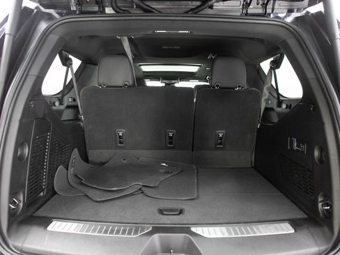 Used 2025 GMC Yukon XL Denali w/ Sun & Power Step Package AWD/4WD image 9