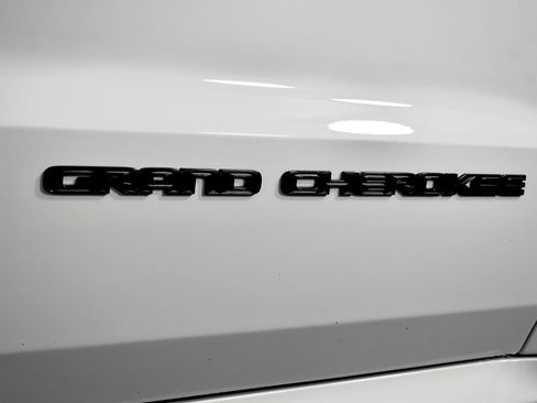 Used 2019 Jeep Grand Cherokee SRT image 20