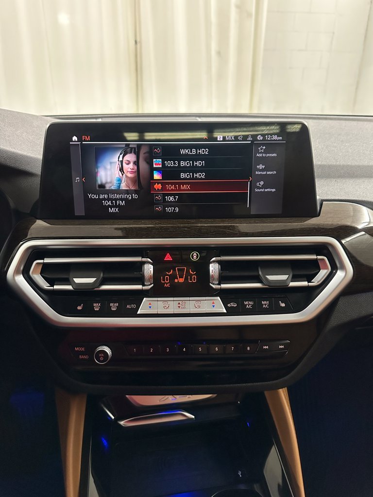 Used 2023 BMW X4 xDrive30i AWD/4WD image 21