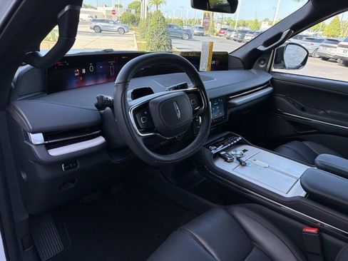 New 2026 Lincoln Navigator L Reserve image 13