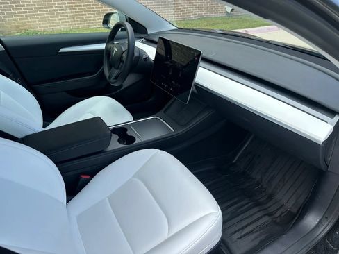 Used 2022 Tesla Model 3 Long Range AWD/4WD image 9