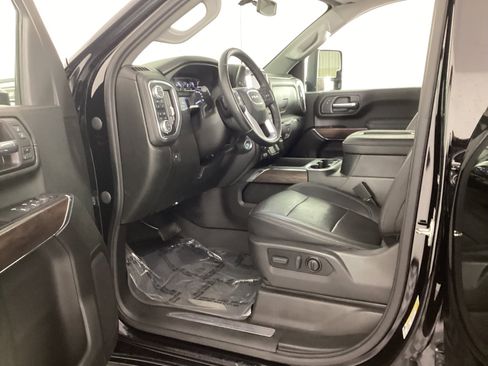 Used 2022 GMC Sierra 2500 SLT w/ SLT Convenience Package image 31