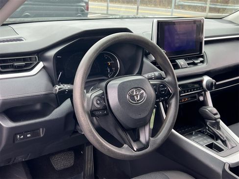 Used 2023 Toyota RAV4 LE image 15