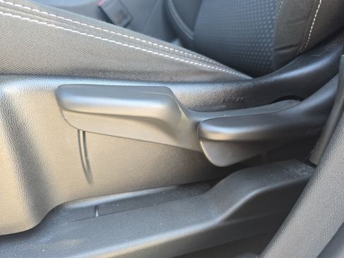 Used 2023 GMC Terrain SLE FWD image 27