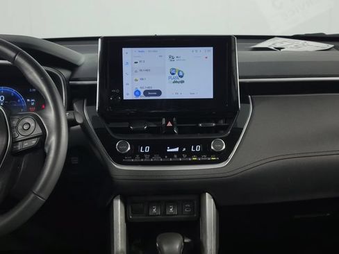 Used 2024 Toyota Corolla Cross XLE FWD image 22