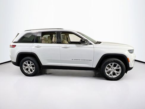 Used 2022 Jeep Grand Cherokee Limited image 4