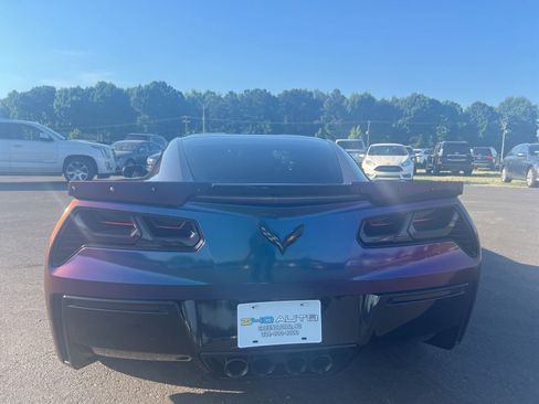 Used 2019 Chevrolet Corvette Stingray Coupe w/ 1LT RWD image 12