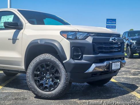 New 2026 Chevrolet Colorado Trail Boss AWD/4WD image 2