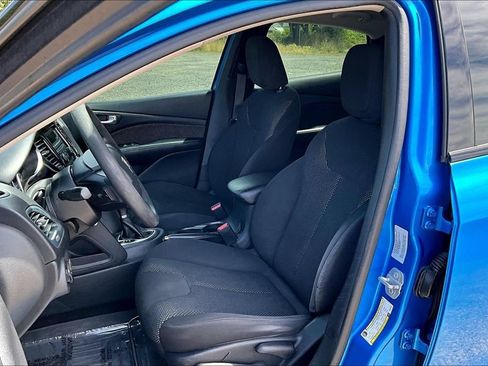 Used 2016 Dodge Dart SE w/ Convenience Group FWD image 9
