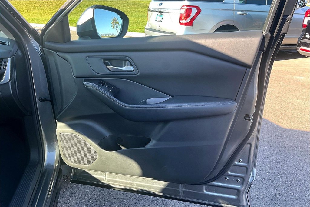 Used 2026 Nissan Rogue SV AWD/4WD image 23