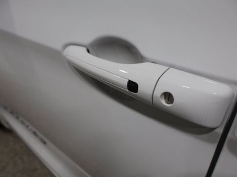 Certified 2025 Chrysler Pacifica Pinnacle image 12