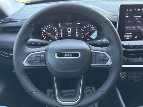 New 2026 Jeep Compass Latitude AWD/4WD image 17