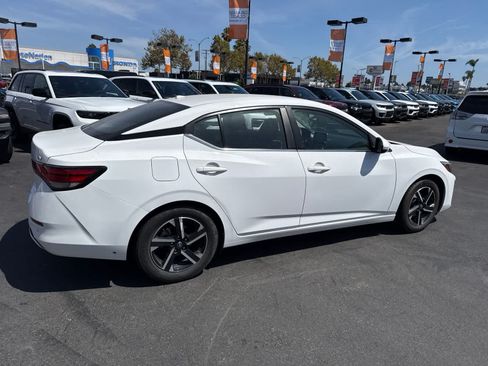 Used 2024 Nissan Sentra SV FWD image 13